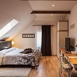 Bed & Breakfast Dvor Tacen