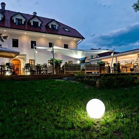 Dvor Tacen Bed & Breakfast 4*