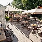 Dvor Tacen 4* Liubliana