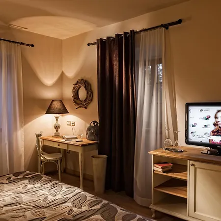 Dvor Tacen Bed & Breakfast