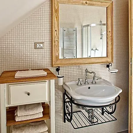 Dvor Tacen 4*