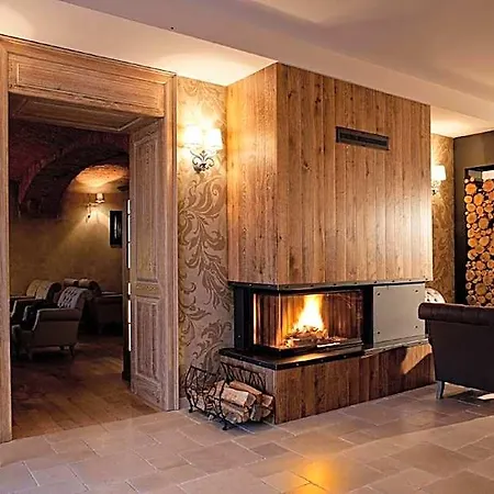 Dvor Tacen Couette-café 4*