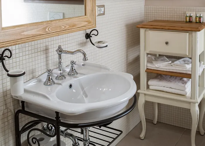 Dvor Tacen Bed & Breakfast 4*