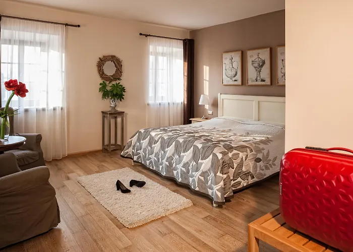 Dvor Tacen Ljubljana