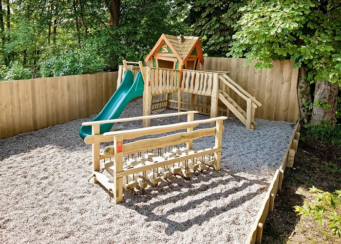 Dvor Tacen Nočitev z zajtrkom