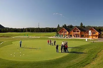 Dvor Tacen 4* Lubiana